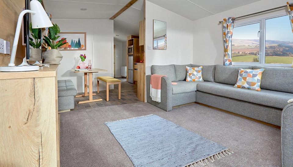 The Lakes Rookley ภายนอก รูปภาพ Interior of a static