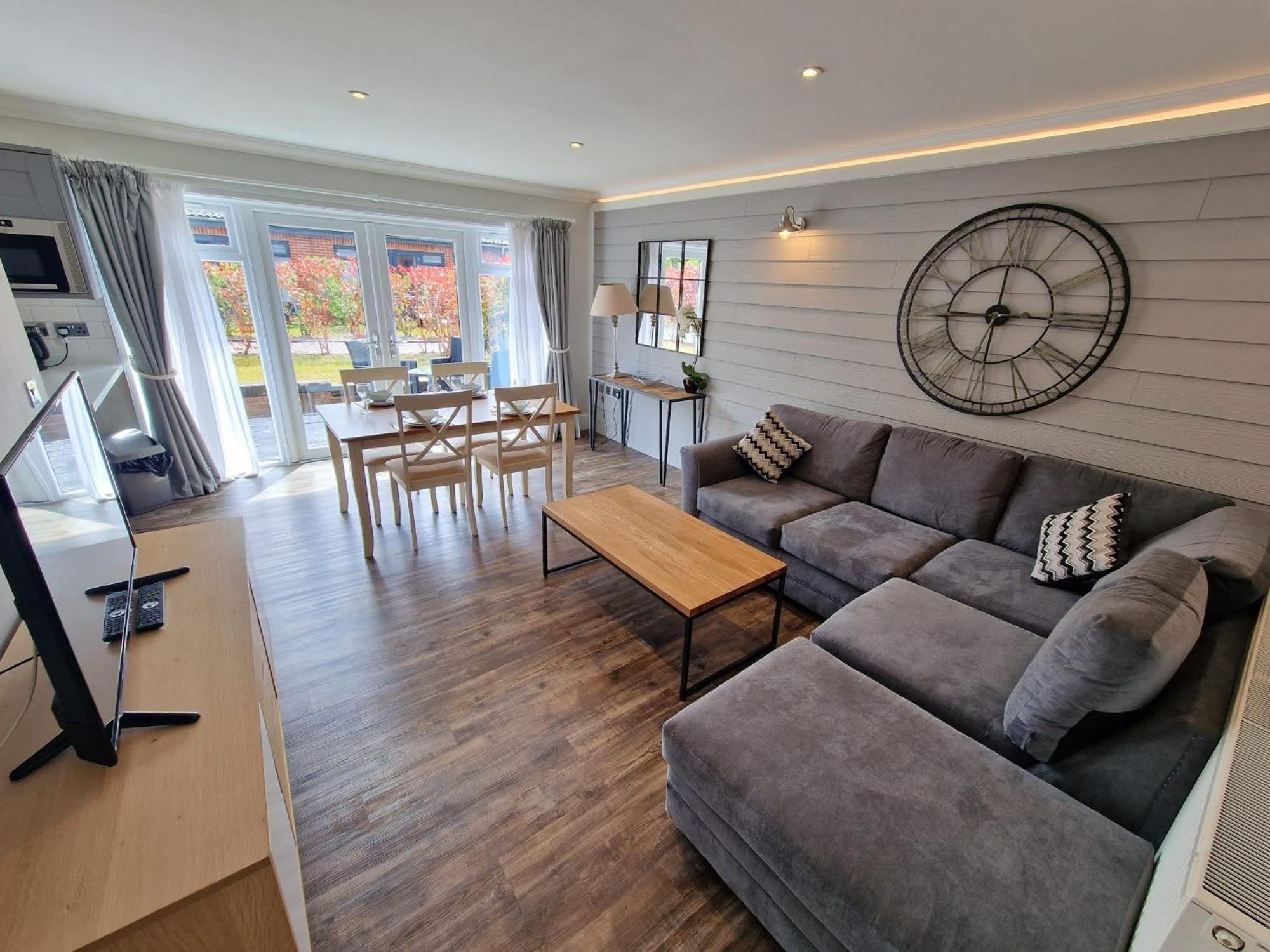 The Lakes Rookley ภายนอก รูปภาพ Interior of a static