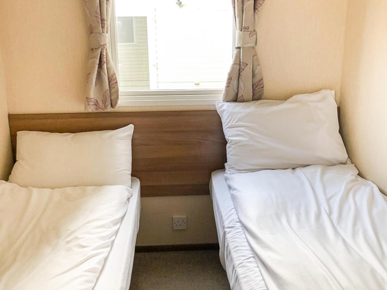 The Lakes Rookley ห้อง รูปภาพ Twin beds