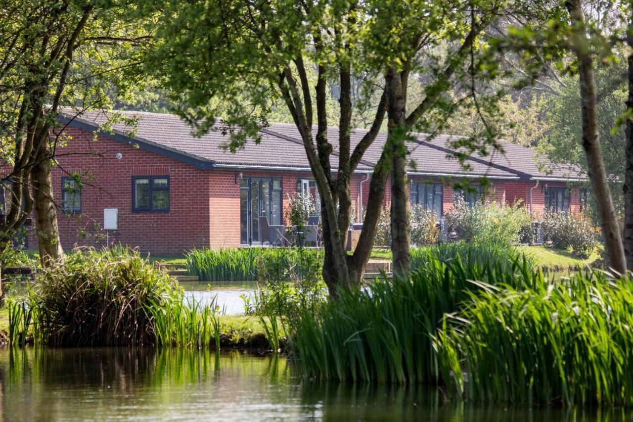 The Lakes Rookley ภายนอก รูปภาพ The former hospital site